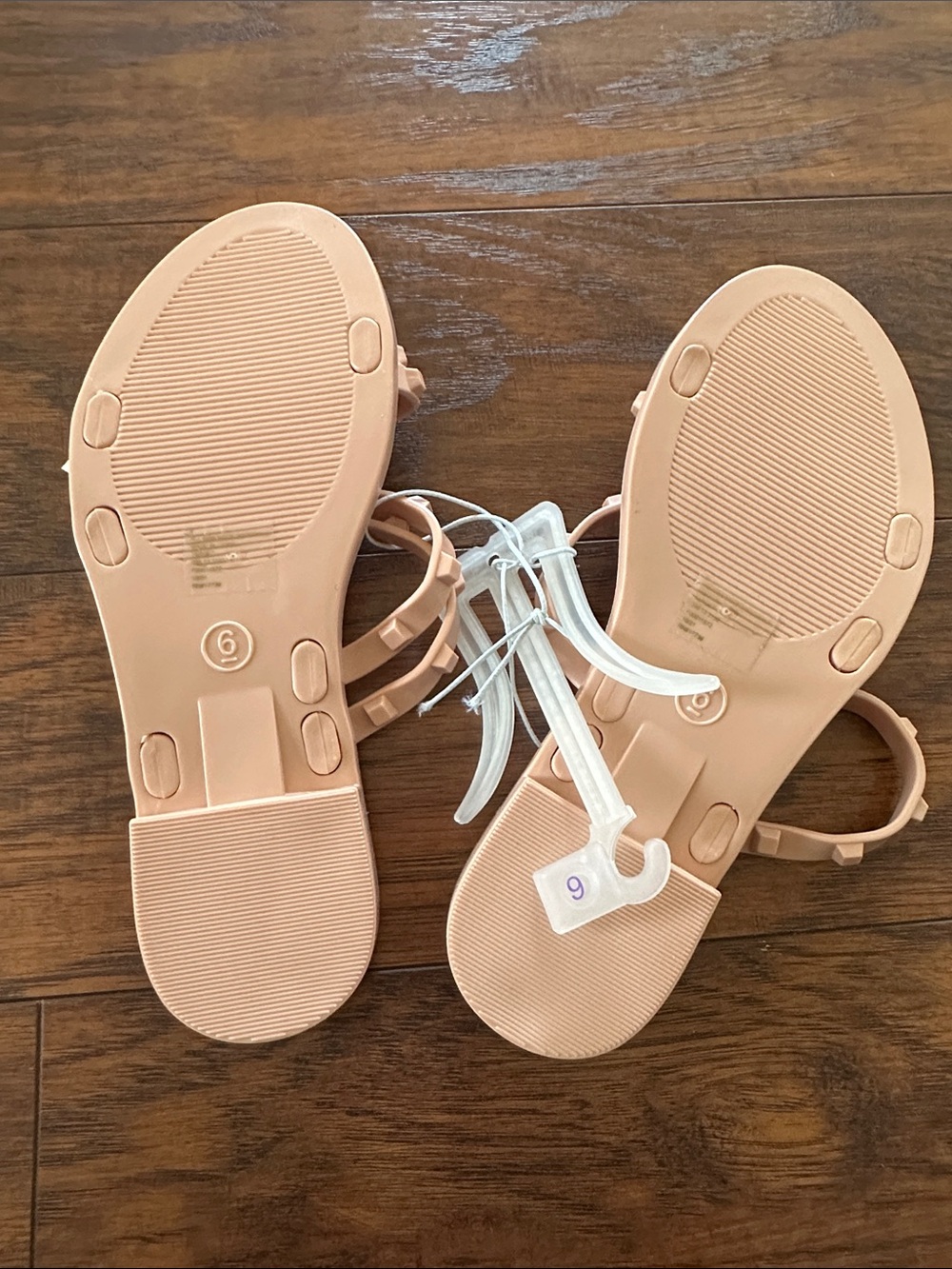 NWT sandals - Picture 3 of 4